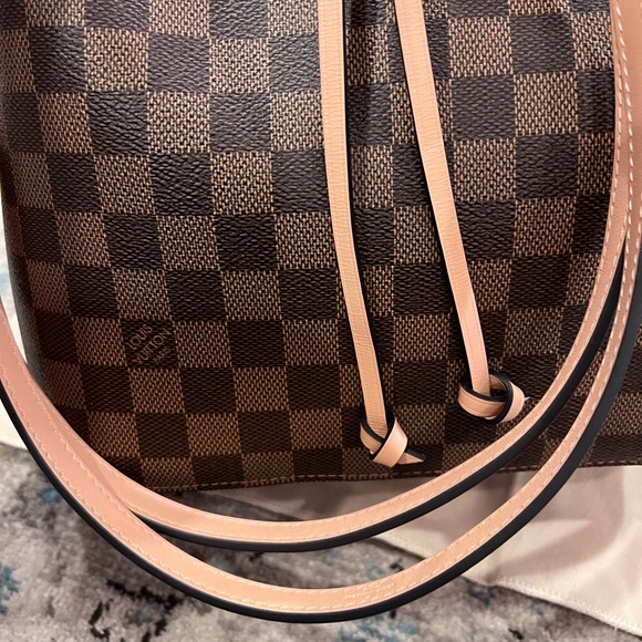 Louis Vuitton Damier Ebene NeoNoe - Picture 3 of 13